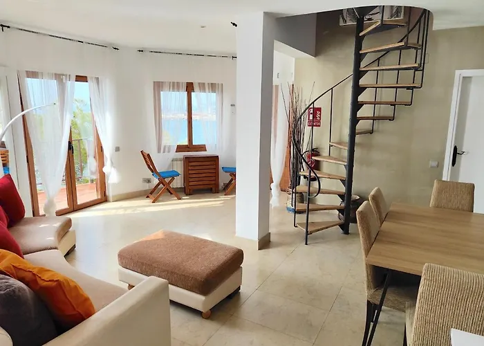 Balcony Pool & Seaside