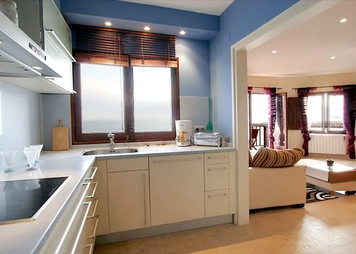 Balcony Pool & Seaside * Σίτζες