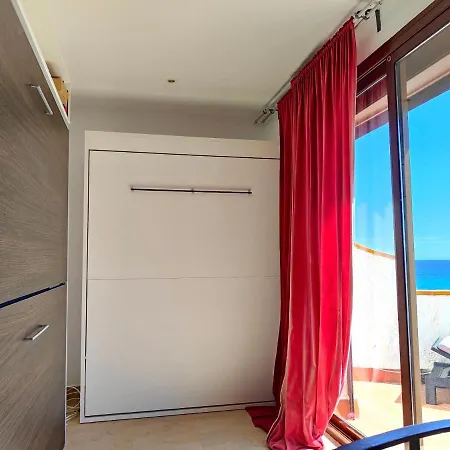 Balcony Pool & Seaside Appartement