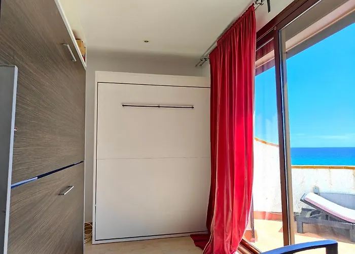 Balcony Pool & Seaside アパート